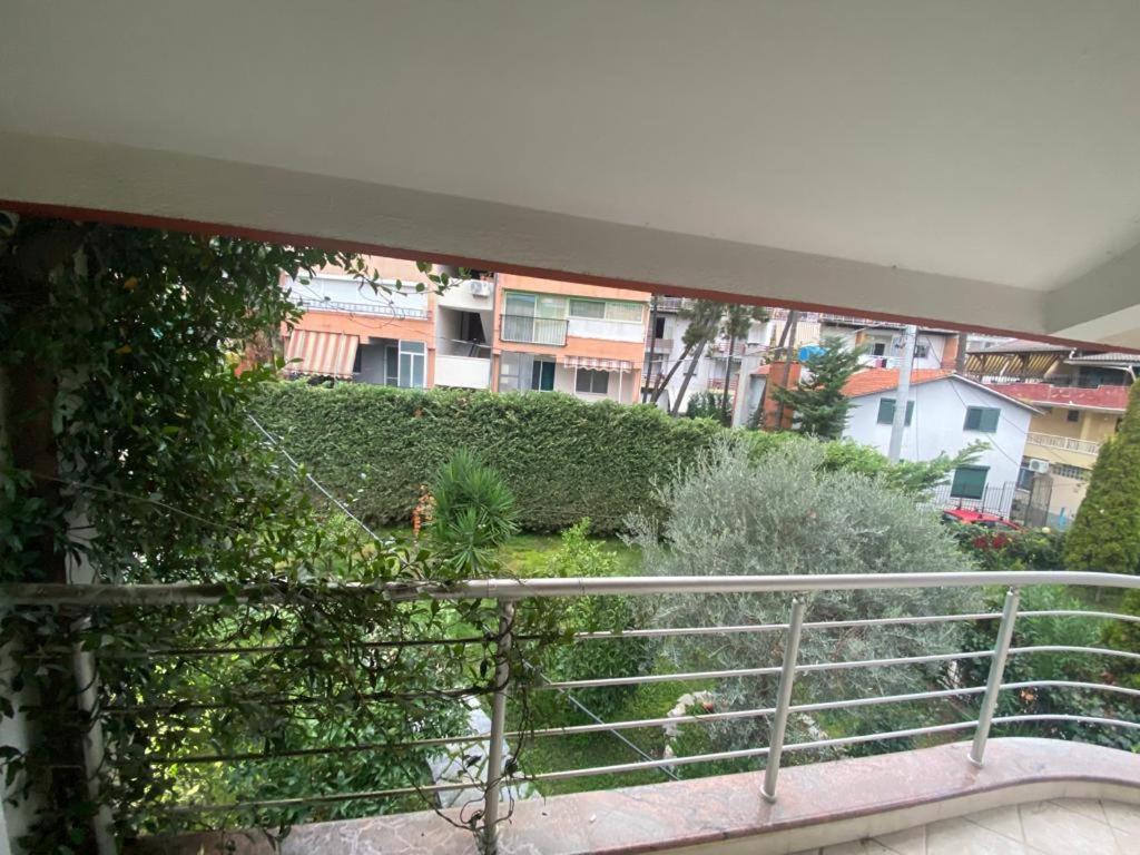 Mimoza Willa Golem (Tirana)